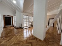 Nekretnina: Zemun, Centar, Avijatičarski trg ID#29271