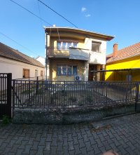 Nekretnina: 2-etažna kuća na prodaju, Miloša Pocerca 21, 205.000€, 172m²