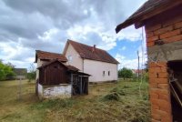 Nekretnina: Prodajem kucu u selu Provo-Vladimirci