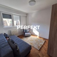 Nekretnina: Centar, trosoban 69m2, treći sprat, namešten