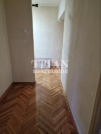 Nekretnina: delimicno renoviran,hitna prodaja ID#5731