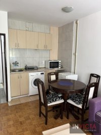 Nekretnina: Garsonjera kod sajma