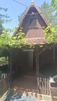 Nekretnina: Draževac, gradska voda, struja