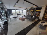 Nekretnina: Luks penthouse za poslovanje!
