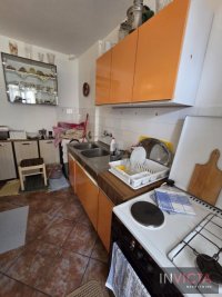 Nekretnina: Klasičan dvosoban.Sr.Kamenica