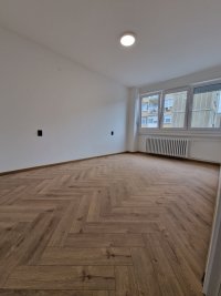 Nekretnina: Trosoban stan, NOVI SAD, BULEVAR