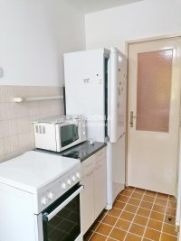 Nekretnina: Slavija, izdavanje, 3.0 renoviran, namešten ID#10042