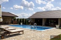 Nekretnina: KUĆA SA 4 APARTMANA I BAZENOM-VRDNIK