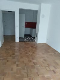 Nekretnina: Zemun - Zemun Polje, garažno mesto ID#25454