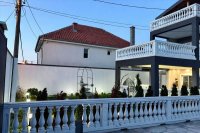 Nekretnina: Palilula-Borca 220m2+75m2 na 6.5 ari placa