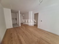 Nekretnina: dvosoban stan sa garažnim mestom u lux kompleksu ID#5758