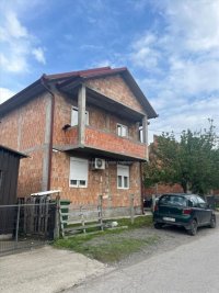 Nekretnina: Prodajem kucu u Batajnici u lepom kraju