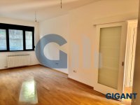 Nekretnina: CUKARICA Karpoševa ID: 94489179