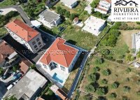 Nekretnina: Na prodaju gradska kuca sa bazenom u Dumidranu Tivat