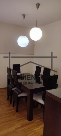 Nekretnina: Izdaje se trosoban  stan ID#7247