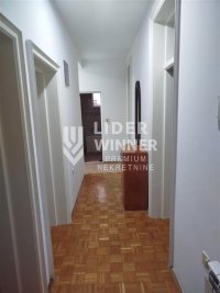 Nekretnina: Komforan, kompletno opremljen stan sa parkingom ID#7527