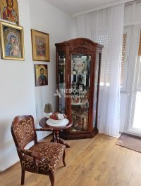 Nekretnina: Batajnica, Mala, renoviran, dvostran, 3.0 stan ID#10675