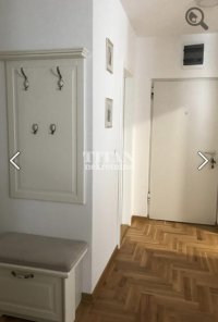Nekretnina: lux,mesecno placanje,ima i garazu ID#5794