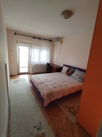Nekretnina: Izdajem trosoban namešten stan u Borči