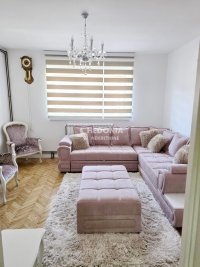 Nekretnina: Zemun, Stadion, 5.0, kuća, renovirana, dvorište ID#10712
