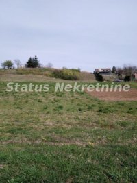 Nekretnina: Sremska Kamenica-Pogodan plac 2397 m2 na Čardaku-065/385 8880