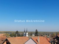 Nekretnina: Sremski Karlovci-Nezavršena kuća 230 m2 iznad centra Varošice-065/385 8880