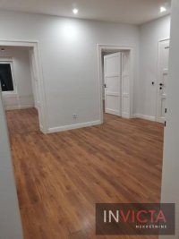 Nekretnina: Renoviran salonski stan u centru