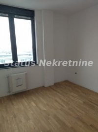 Nekretnina: SAJAM KOMPLEKS-TROSOBAN STAN