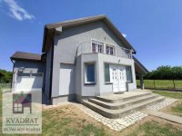 Nekretnina: Kuća 382 m² + Pk, 26 ari, Obrenovac, Skela – 210 000 €