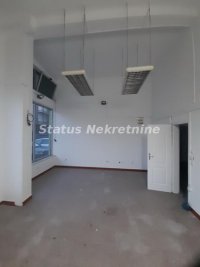 Nekretnina: Salajka-Uknjižen Ulični Lokal 36 m2 sa galerijom na Top Lokaciji-065/385 8880