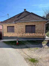 Nekretnina: Sremski Karlovci – dve kuće 100kvm + 40kvm +6a ID#21121