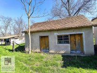 Nekretnina: Seosko imanje sa starom kućom 67 m², 64 ara, Ub, Brgule – 20 000 €