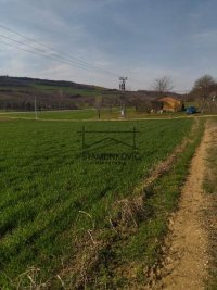 Nekretnina: Sviloš- u blizini glavnog puta ID#5884