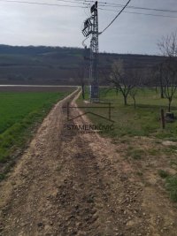 Nekretnina: Sviloš- u blizini glavnog puta ID#5884