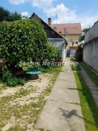 Nekretnina: Severni Telep-Uknjižene Dve kuće 216 m2 stara i Nova na Placu od 422 m2-065/385 8880