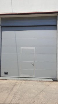 Nekretnina: Magacinski prostor od 250m² u Batajnici – teretni lift, šleperski prilaz!