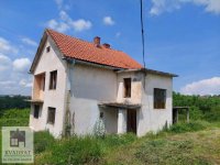 Nekretnina: Kuća 244 m², 13 ari placa, Obrenovac, Mala Moštanica - 32 000 €
