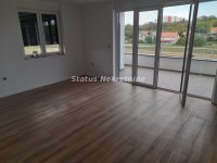 Nekretnina: Petrovaradin-Useljiv stan 121 m2 sa Velikom Terasom i Dva Garažna Mesta-065/385 8880