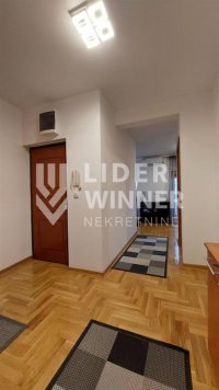 Nekretnina: Stan u urednoj zgradi na top lokaciji ID#125557