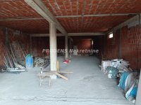 Nekretnina: Lokal Sremčica, 200m2 , izdavanje