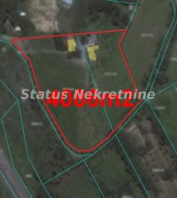 Nekretnina: Banstol-Uknjižena Vikendica sa 400 mladih voćki na zelenom Placu od 4086 m2-065/385 8880