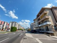 Nekretnina: Prodajemo garsonjeru na cetinjskom putu, zgrada 