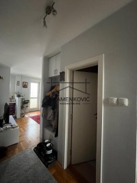 Nekretnina: Dvoiposoban stan na Podbari! ID#6110