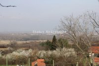 Nekretnina: Ledinci-Liparije-Uknjižen Građevinski Plac 3080 m2 sa Fantastičnim Pogledom-065/385 8880