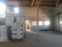 Nekretnina: Nov magacin 1000m2, tri rampe za utovar, Ugrinovci