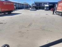 Nekretnina: Nov magacin 1000m2, tri rampe za utovar, Ugrinovci
