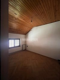 Nekretnina: Jagodina, uknjižena projektovana kuća, hitno