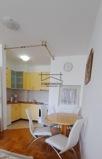 Nekretnina: Lep jednoiposoban stan na Novoj Detelinari ID#6529