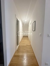 Nekretnina: Wellport, izdavanje, 4.0, namešten, useljiv, garaža ID#9429