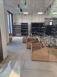 Nekretnina: Lokal + 6 parking mesta